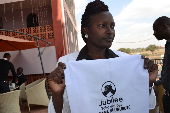 ter_freely_giving_over_200_of_them_to_traders_who_had_met_at_Centurion_hotel_in_Juja_on_Wednesday_afternoon._She_has_dug_deep_her_pocket_to_campaign_for_Uhuru1[1]